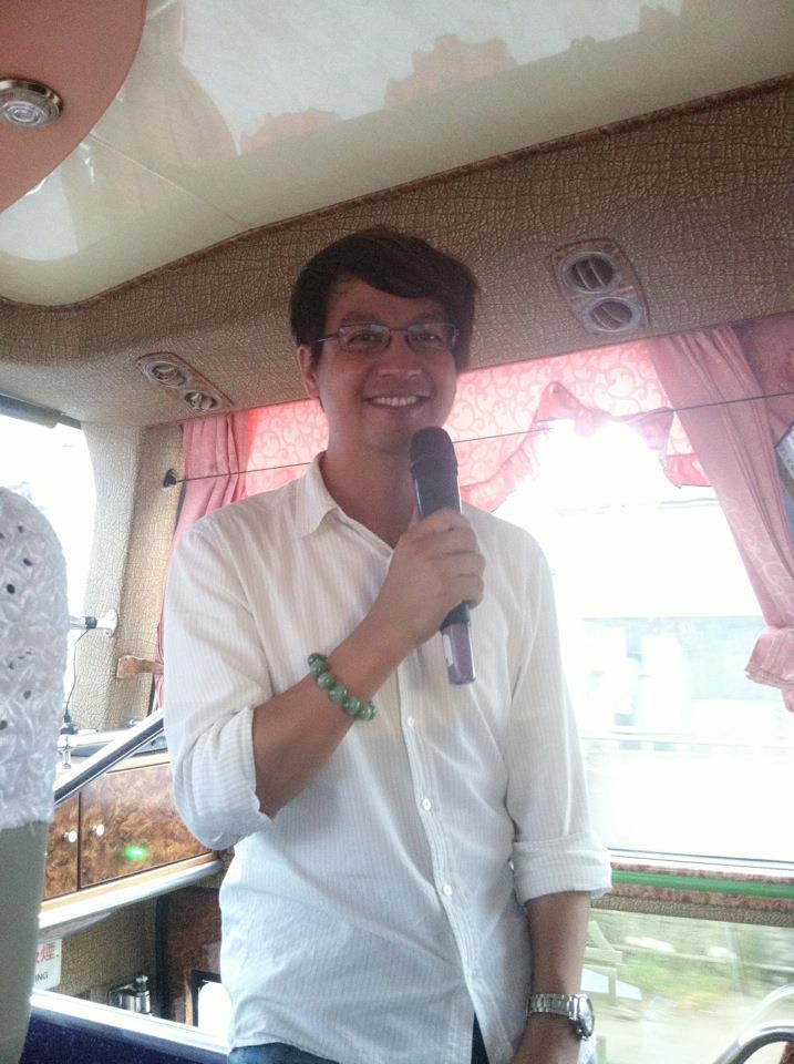 享譽盛名的「金牌導遊」陳皇蒔,帶領遊客享受臺灣之美